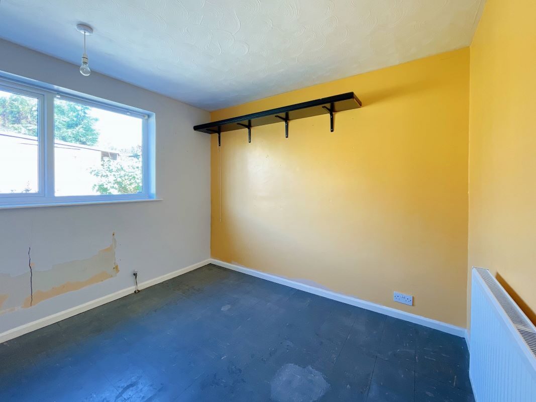 92 Prince of Wales Drive, Ipswich, Suffolk, IP2 9BL lot image - 3