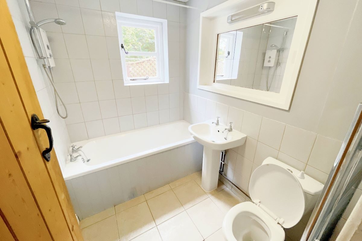 31 The Street, Wissett, Halesworth, Suffolk, IP19 0JG lot image - 10