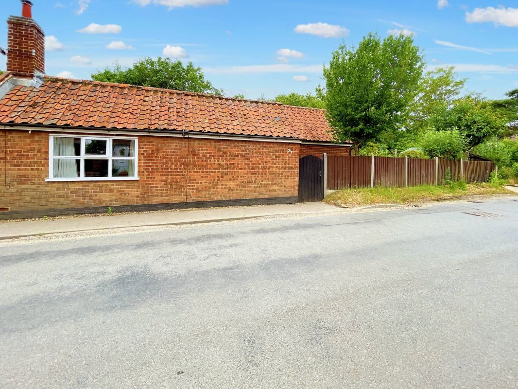 31 The Street, Wissett, Halesworth, Suffolk, IP19 0JG lot image - 12