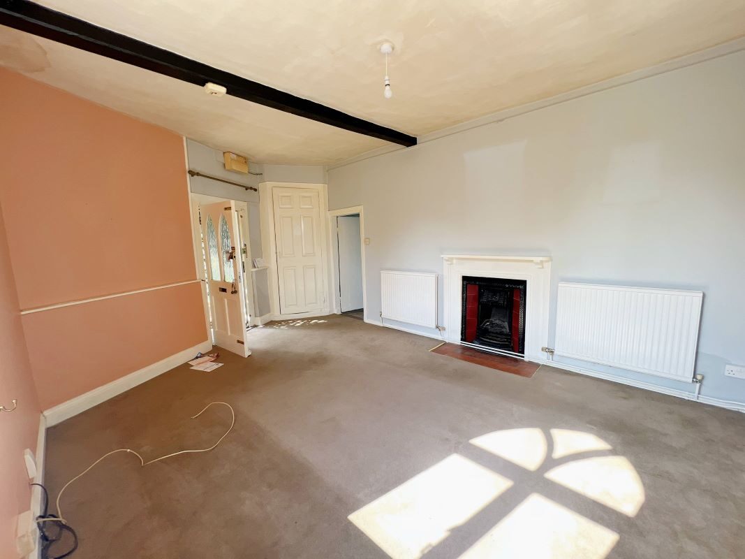 The Roundhouse, 362 High Street, Felixstowe, Suffolk, IP11 9QJ lot image - 7