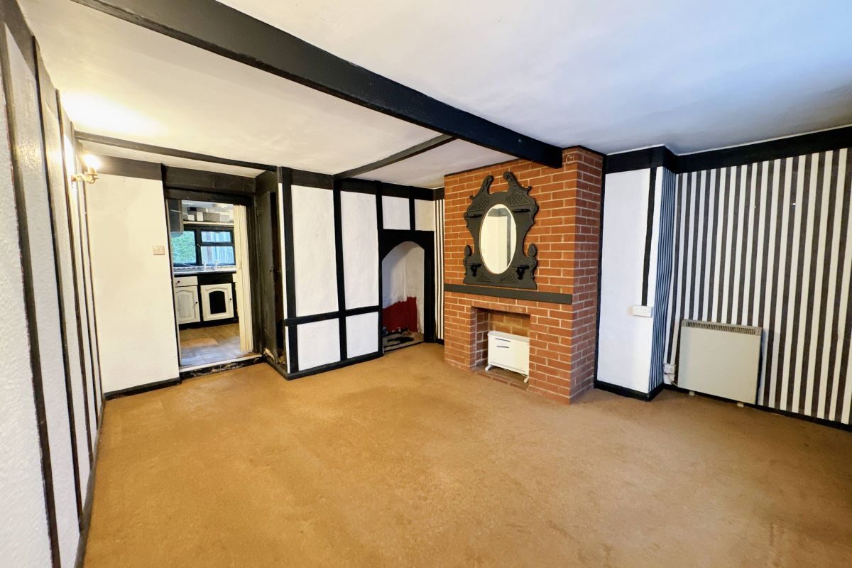 5 Elm Lane, Copdock, Ipswich, Suffolk, IP8 3ET lot image - 2