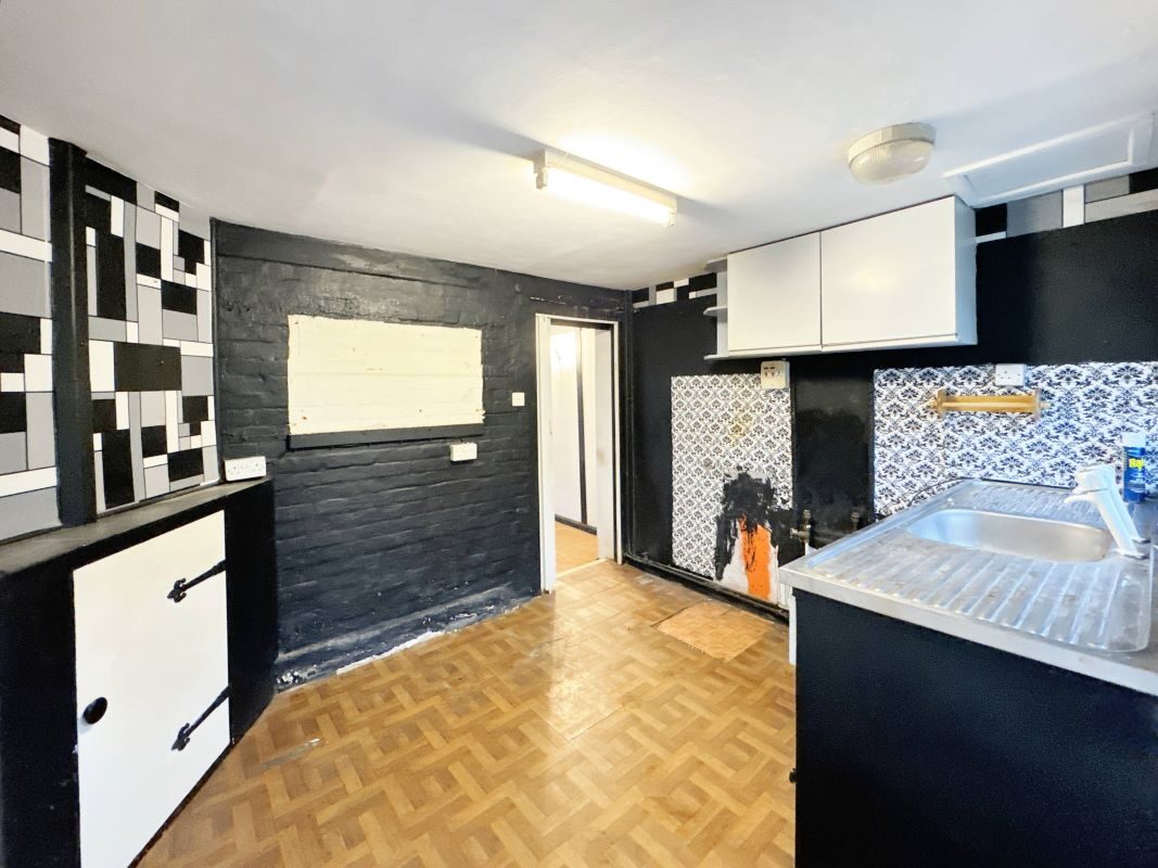 5 Elm Lane, Copdock, Ipswich, Suffolk, IP8 3ET lot image - 4