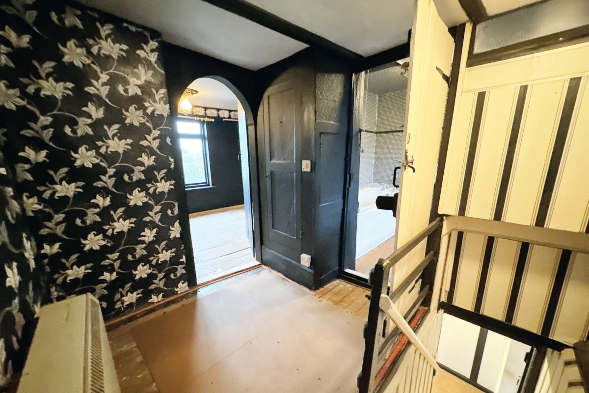 5 Elm Lane, Copdock, Ipswich, Suffolk, IP8 3ET lot image - 10