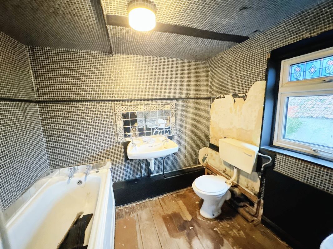 5 Elm Lane, Copdock, Ipswich, Suffolk, IP8 3ET lot image - 11