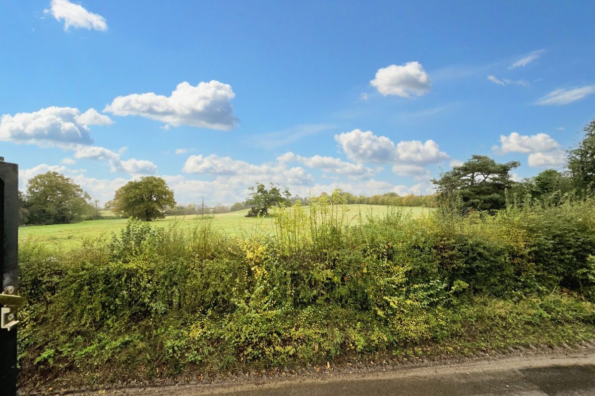 5 Elm Lane, Copdock, Ipswich, Suffolk, IP8 3ET lot image - 13