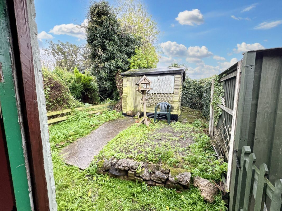 5 Elm Lane, Copdock, Ipswich, Suffolk, IP8 3ET lot image - 15