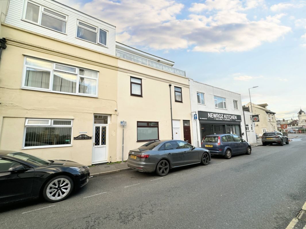 Flat 1, 10 Rosemary Road, ClactononSea, Essex, CO15 1NX Goldings