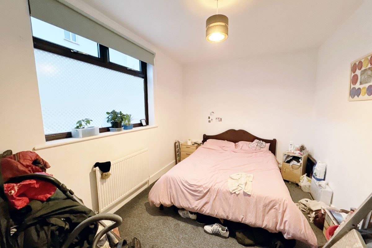 Flat 1, 10 Rosemary Road, Clacton-on-Sea, Essex, CO15 1NX lot image - 4