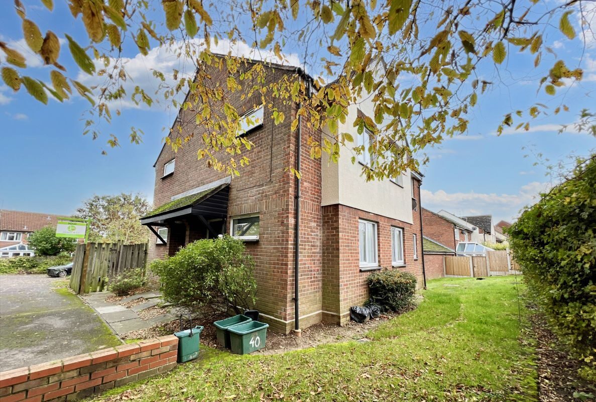 42 Cleveland Close, Highwoods, Colchester, Essex, CO4 9RS lot image - 0