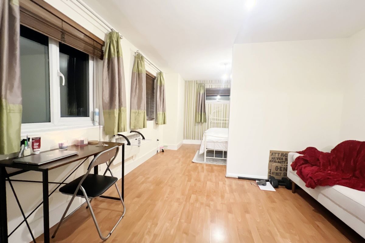 42 Cleveland Close, Highwoods, Colchester, Essex, CO4 9RS lot image - 1