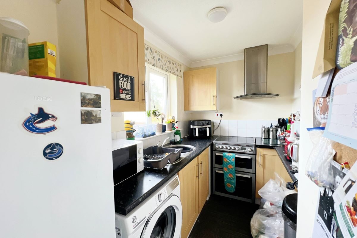 38 Cleveland Close, Highwoods, Colchester, Essex, CO4 9RS Goldings