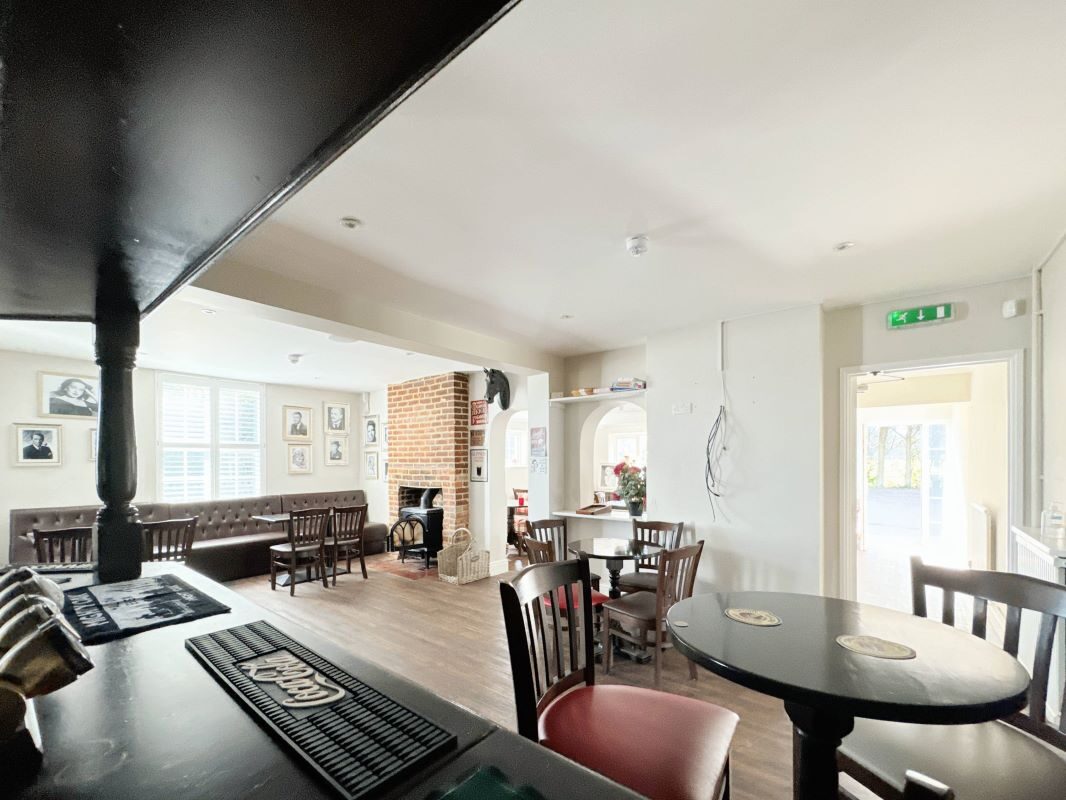 The Crowfield Rose, Debenham Road, Crowfield, Ipswich, Suffolk, IP6 9TE lot image - 5