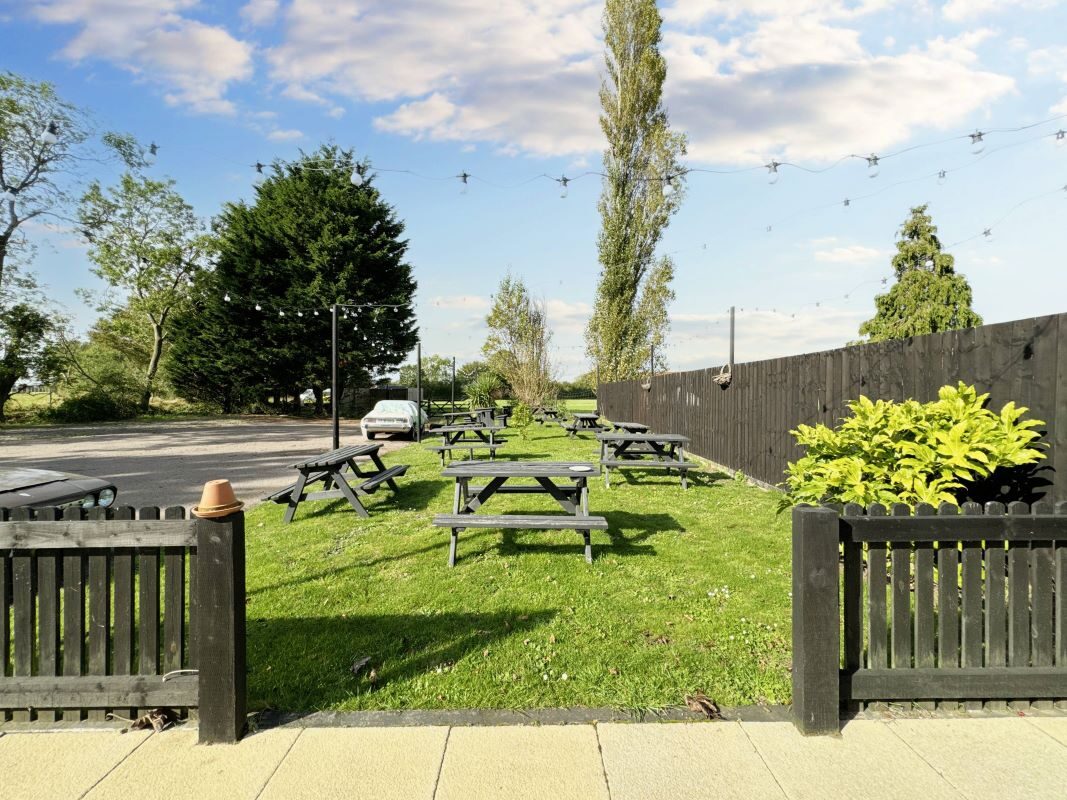 The Crowfield Rose, Debenham Road, Crowfield, Ipswich, Suffolk, IP6 9TE lot image - 12