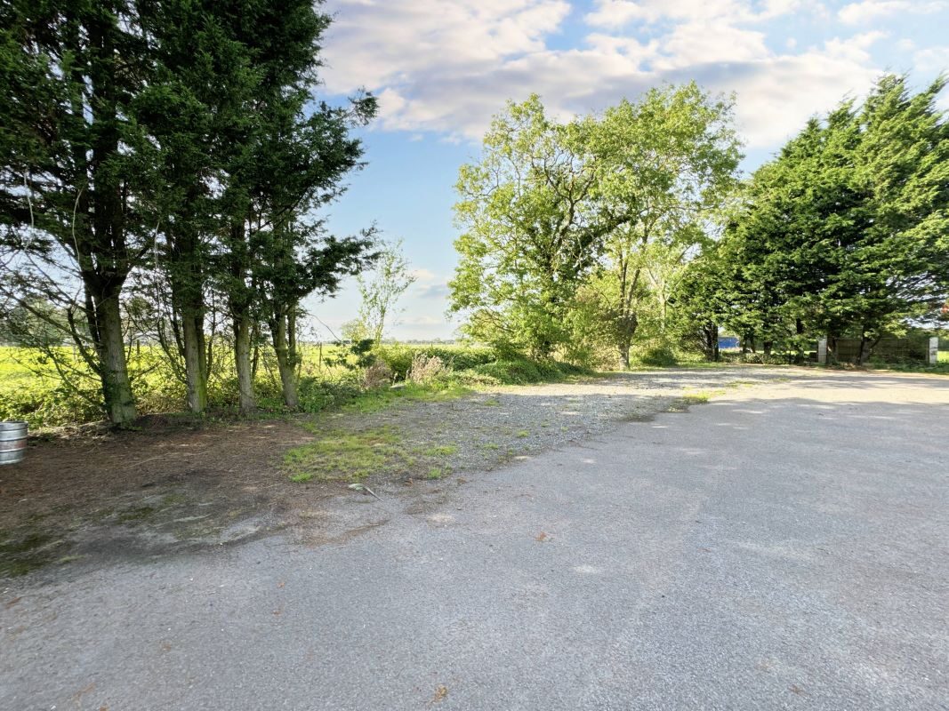 The Crowfield Rose, Debenham Road, Crowfield, Ipswich, Suffolk, IP6 9TE lot image - 13