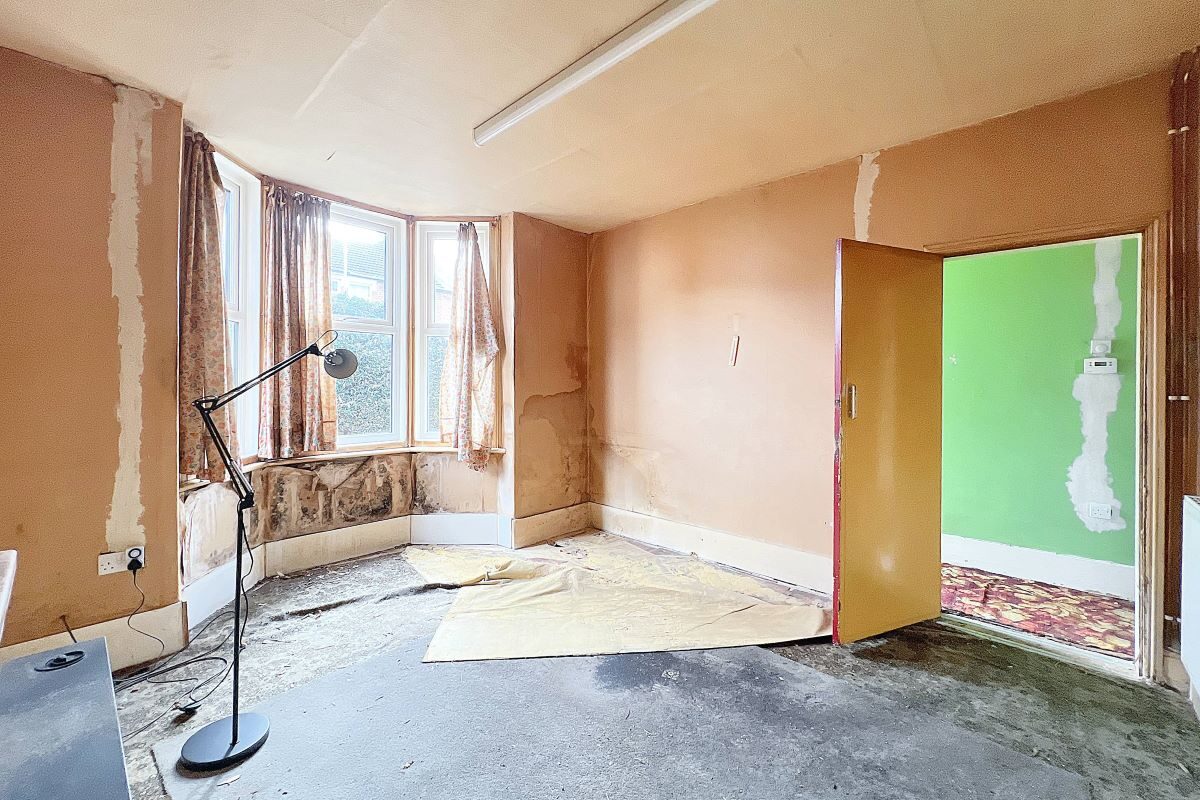 43 Pearce Road, Ipswich, Suffolk, IP3 8HU lot image - 2