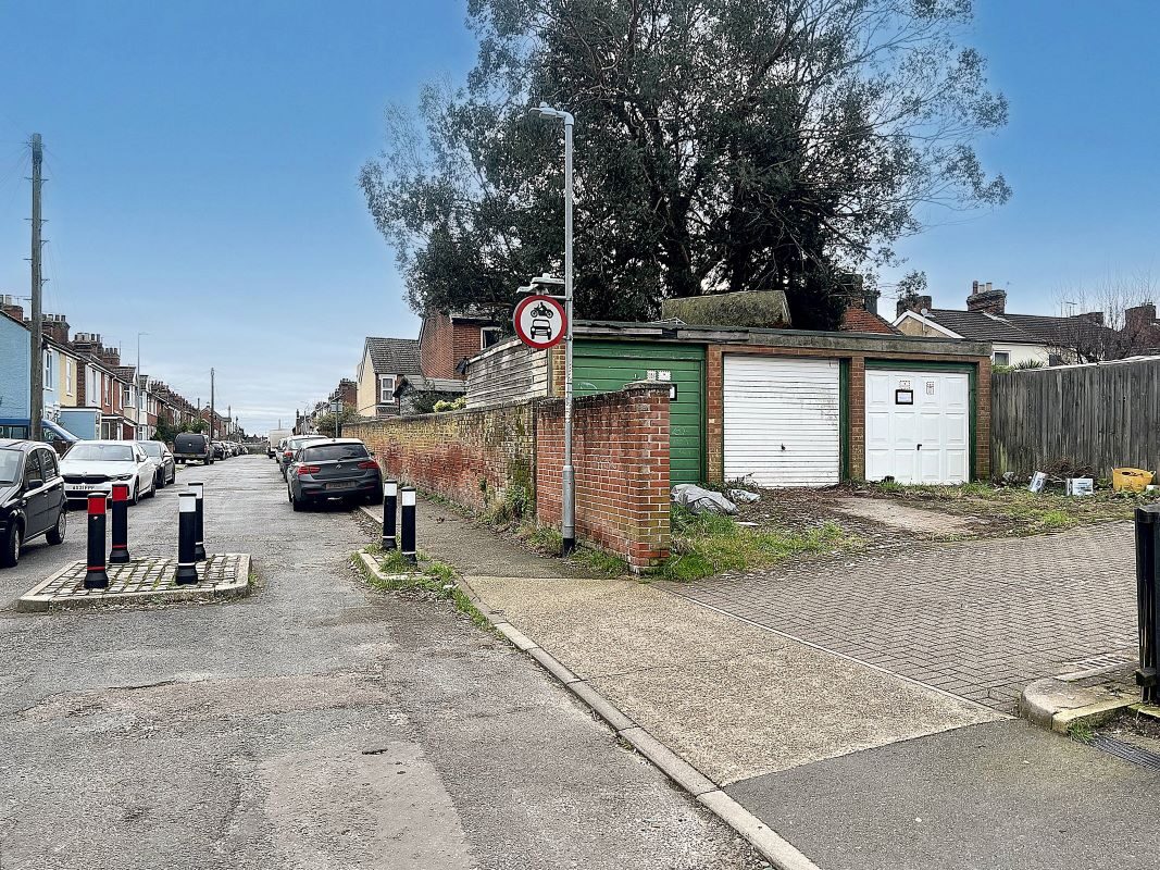 Garages off Orwell Road, to the rear of 43 Pearce Road, Ipswich, Suffolk, IP3 8HU lot image - 2