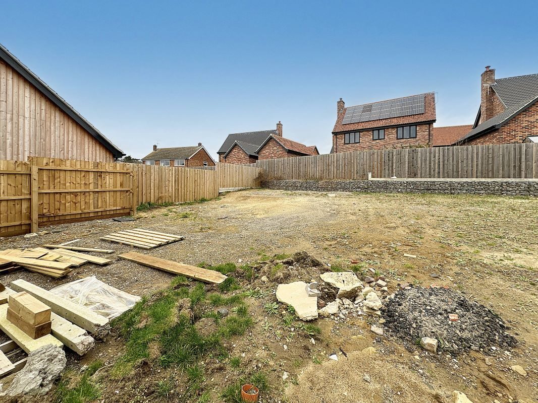 Land at St. Peters Close, Charsfield, Woodbridge, Suffolk, IP13 7RG lot image - 3