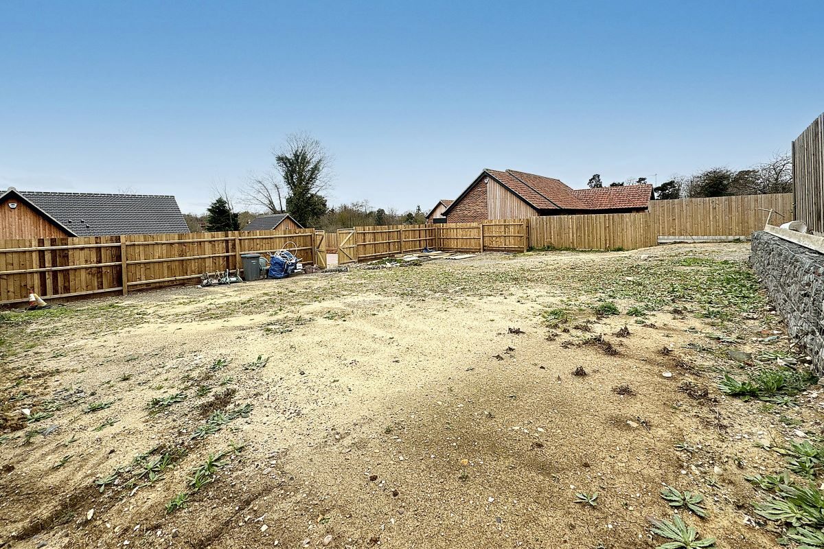 Land at St. Peters Close, Charsfield, Woodbridge, Suffolk, IP13 7RG lot image - 9