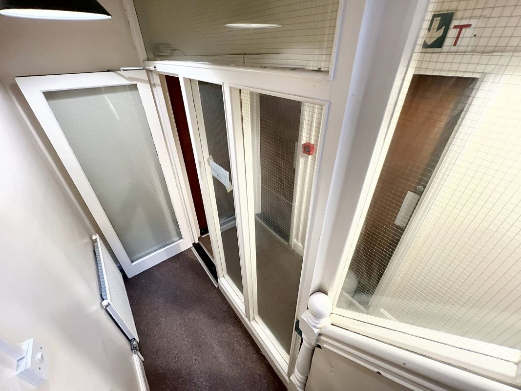 8 Buregate Road, Felixstowe, Suffolk, IP11 2DE lot image - 6