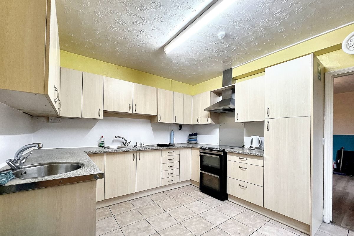 8 Buregate Road, Felixstowe, Suffolk, IP11 2DE lot image - 8