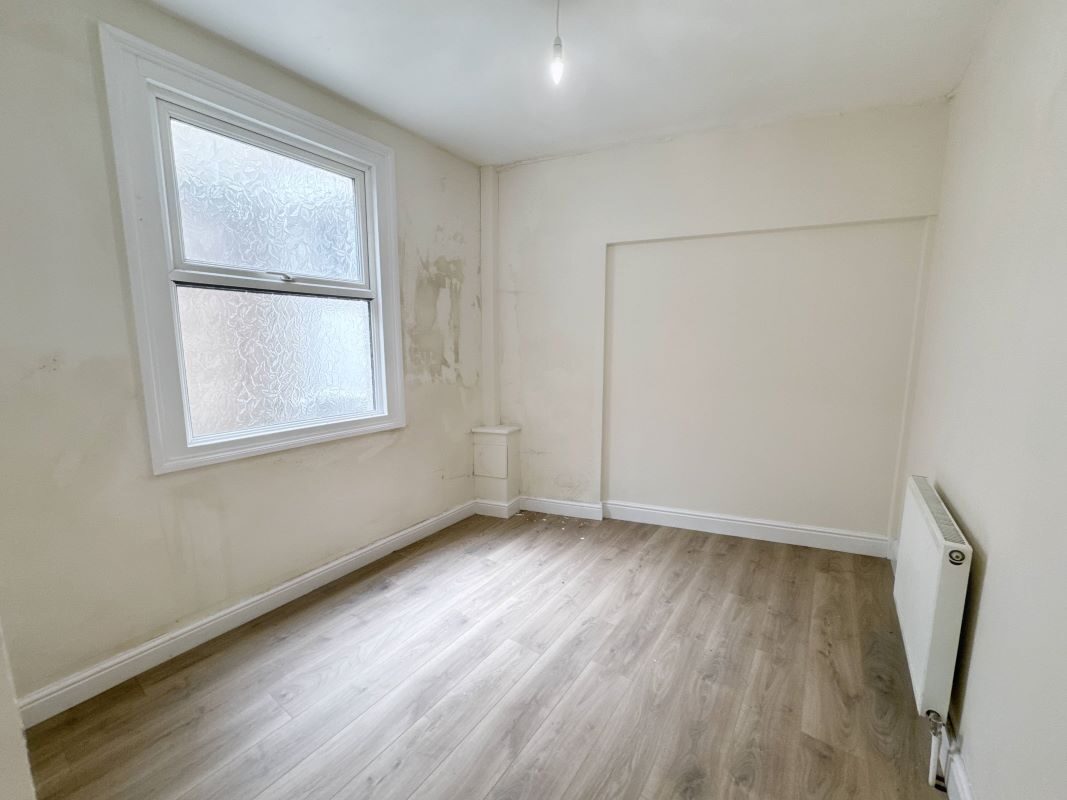 108 Old Road, Clacton-on-Sea, Essex, CO15 3AA lot image - 4