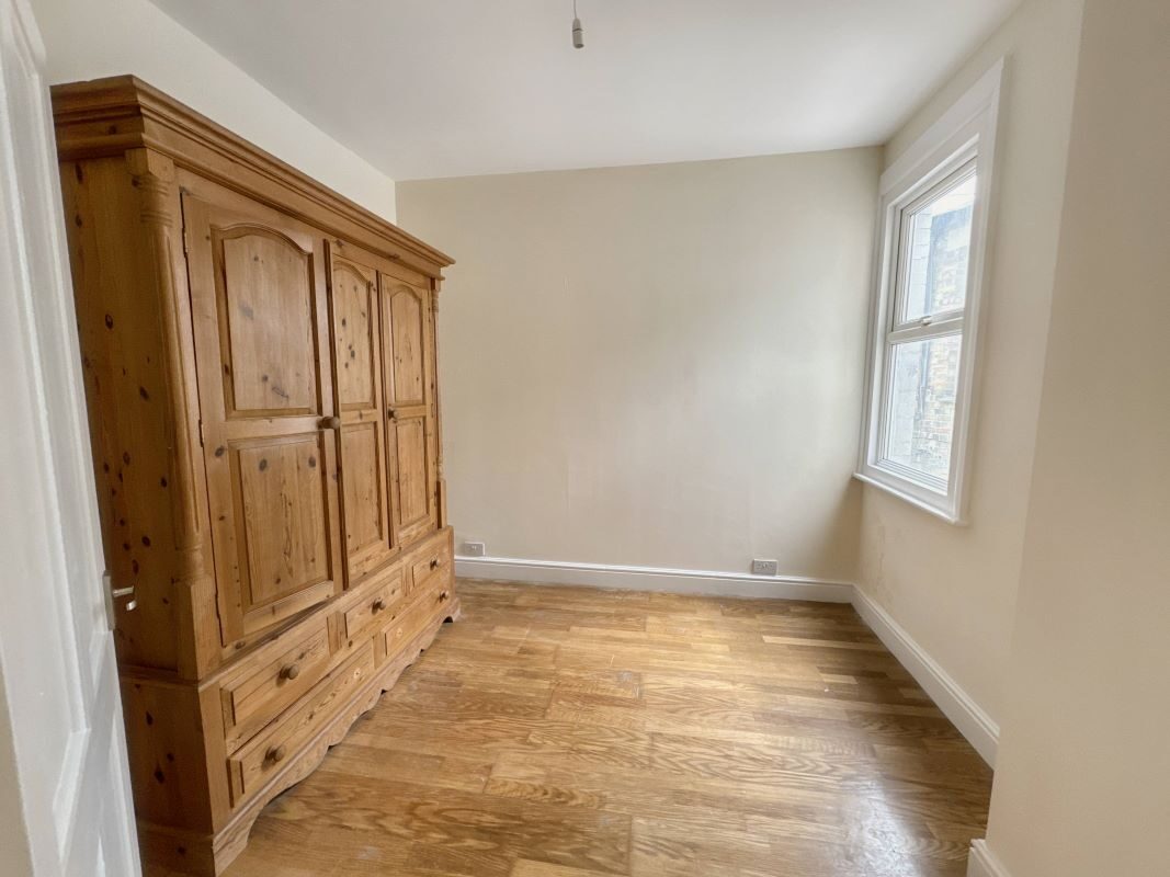 108 Old Road, Clacton-on-Sea, Essex, CO15 3AA lot image - 10