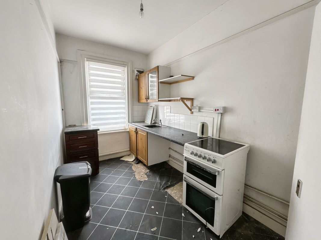 108 Old Road, Clacton-on-Sea, Essex, CO15 3AA lot image - 12