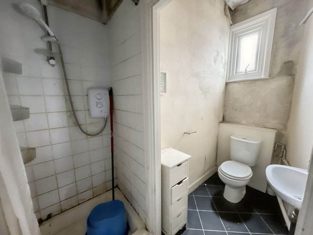 108 Old Road, Clacton-on-Sea, Essex, CO15 3AA lot image - 17