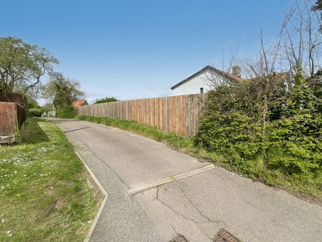 96 Poplar Hill, Stowmarket, Suffolk, IP14 2AX lot image - 24