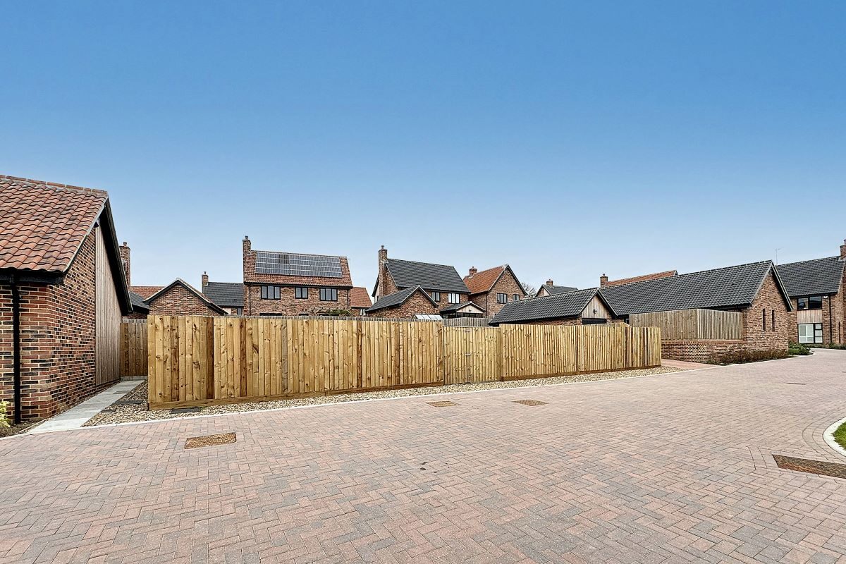 Land Between 24 and 26, St Peters Close, Charsfield, Woodbridge, Suffolk, IP13 7RG lot image - 0