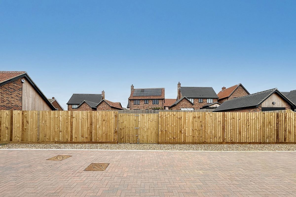 Land Between 24 and 26, St Peters Close, Charsfield, Woodbridge, Suffolk, IP13 7RG lot image - 1