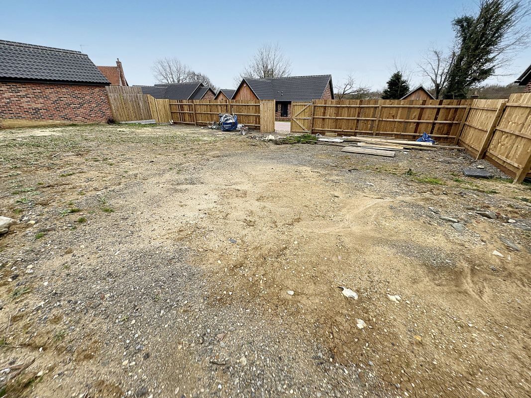 Land Between 24 and 26, St Peters Close, Charsfield, Woodbridge, Suffolk, IP13 7RG lot image - 7