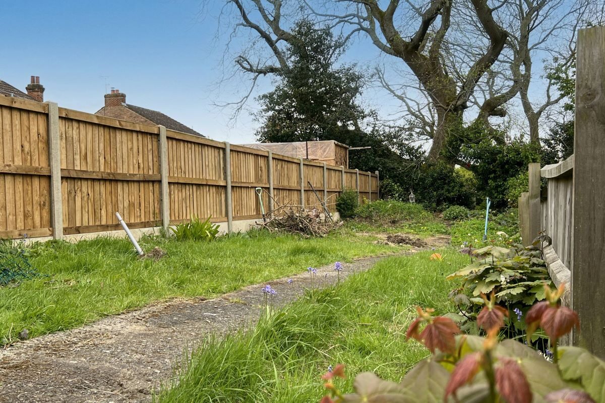 384 Woodbridge Road, Ipswich, Suffolk, IP4 4EU lot image - 9