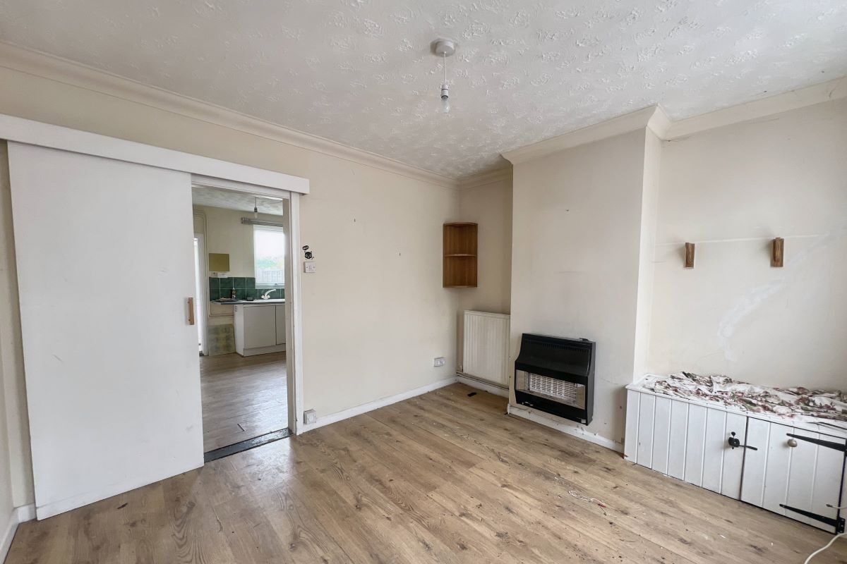 202 Bramford Lane, Ipswich, Suffolk, IP1 4DR lot image - 1