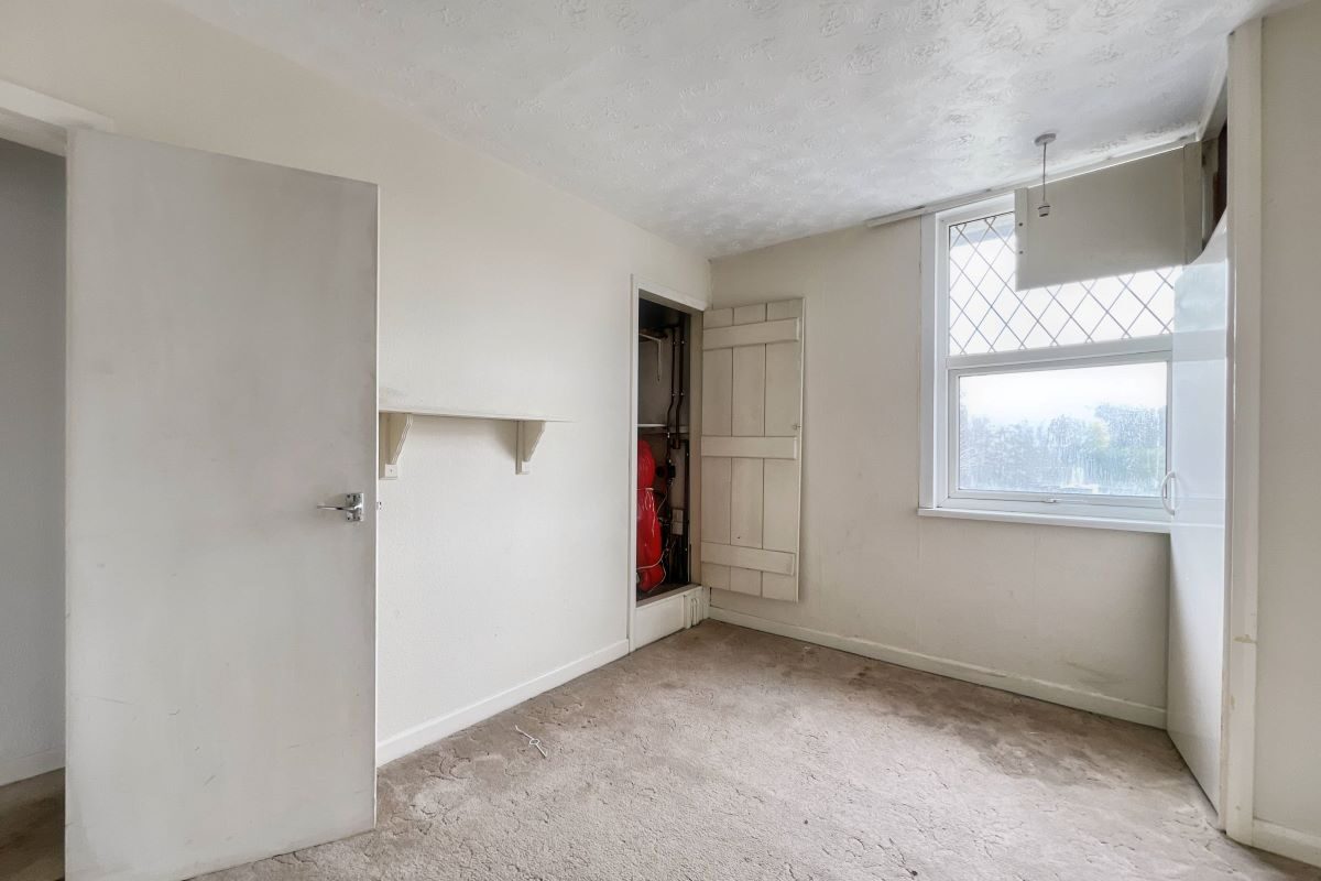 202 Bramford Lane, Ipswich, Suffolk, IP1 4DR lot image - 6