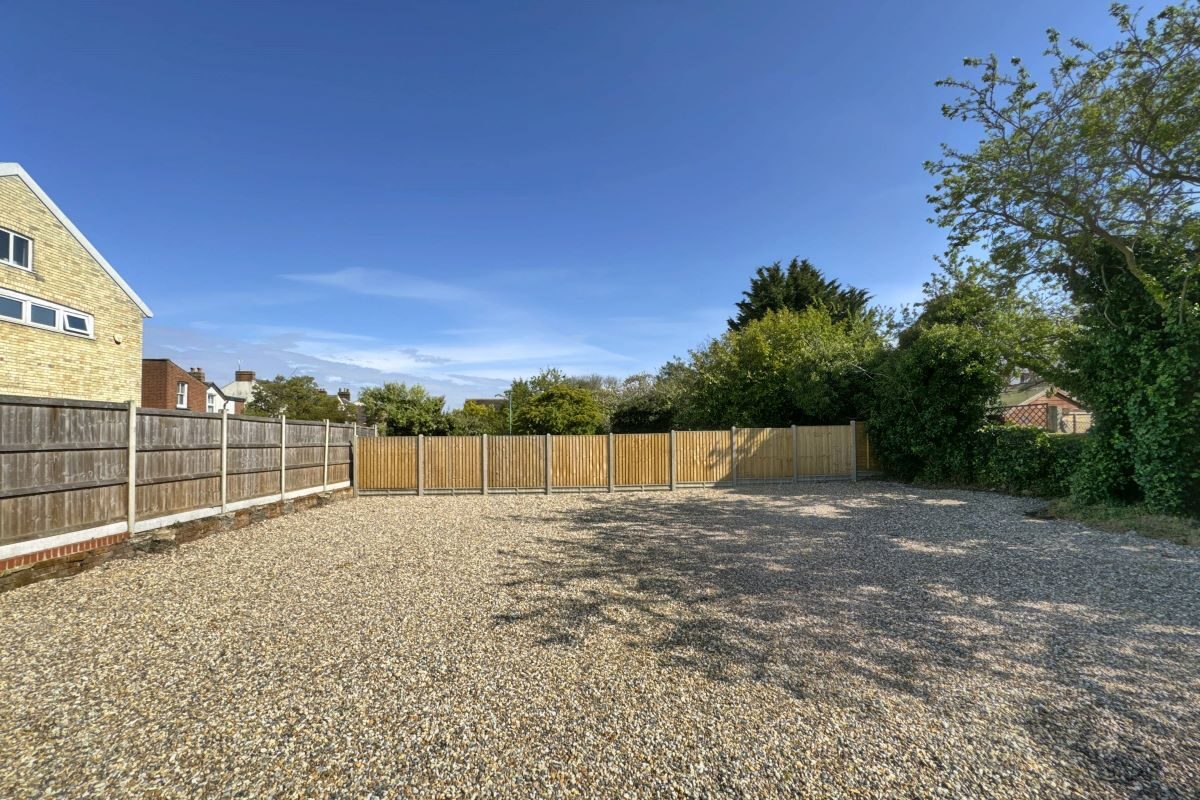 Land to the rear of 119 Felixstowe Road, Ipswich, Suffolk, IP3 8EA lot image - 9
