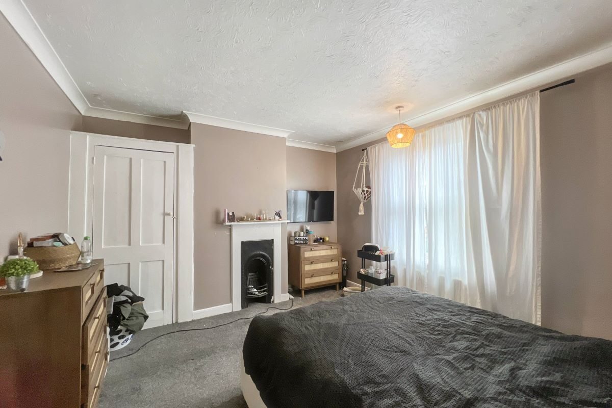 384 Woodbridge Road, Ipswich, Suffolk, IP4 4EU lot image - 8