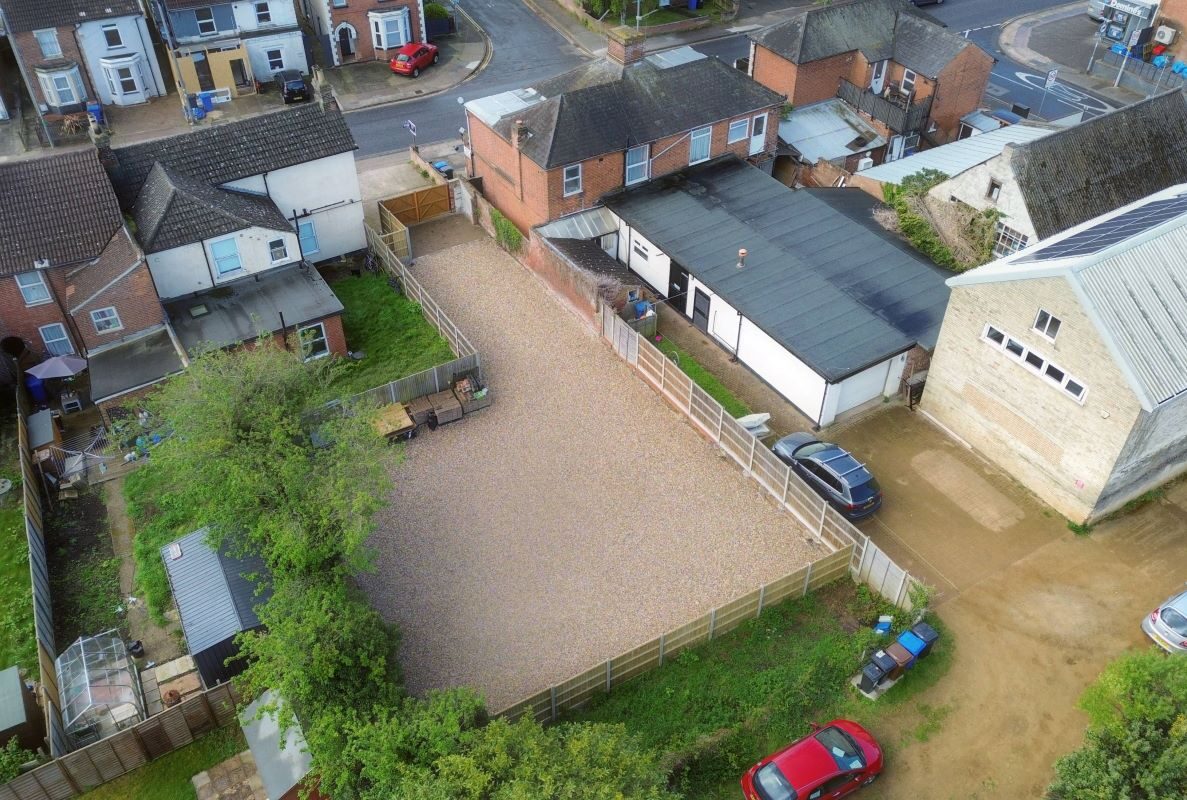 Land to the rear of 119 Felixstowe Road, Ipswich, Suffolk, IP3 8EA lot image - 0