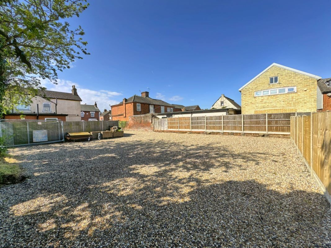 Land to the rear of 119 Felixstowe Road, Ipswich, Suffolk, IP3 8EA lot image - 2