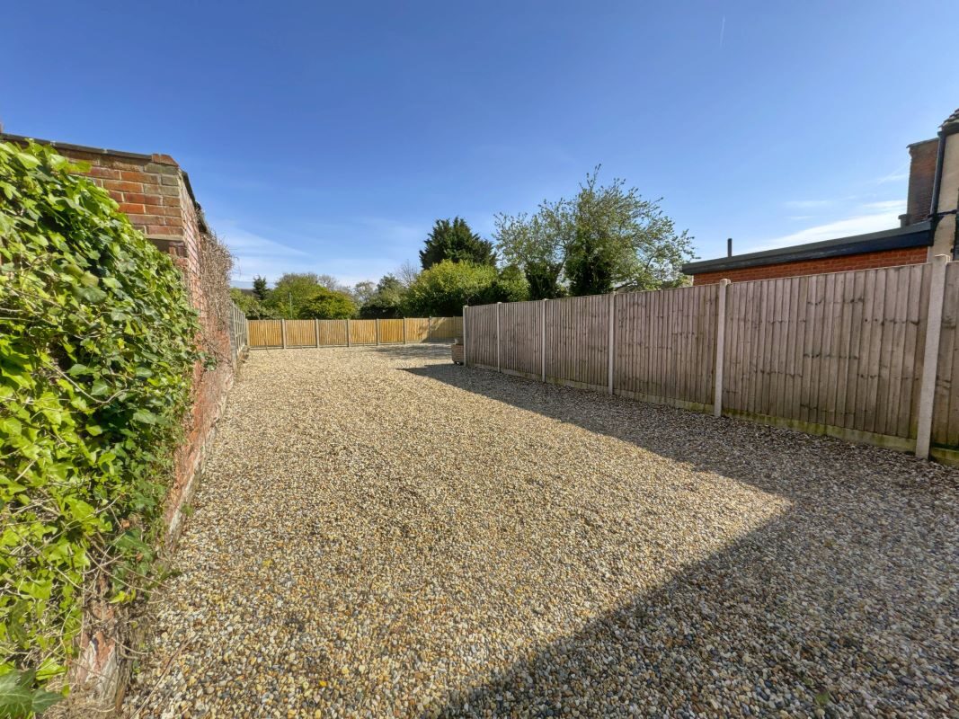 Land to the rear of 119 Felixstowe Road, Ipswich, Suffolk, IP3 8EA lot image - 5