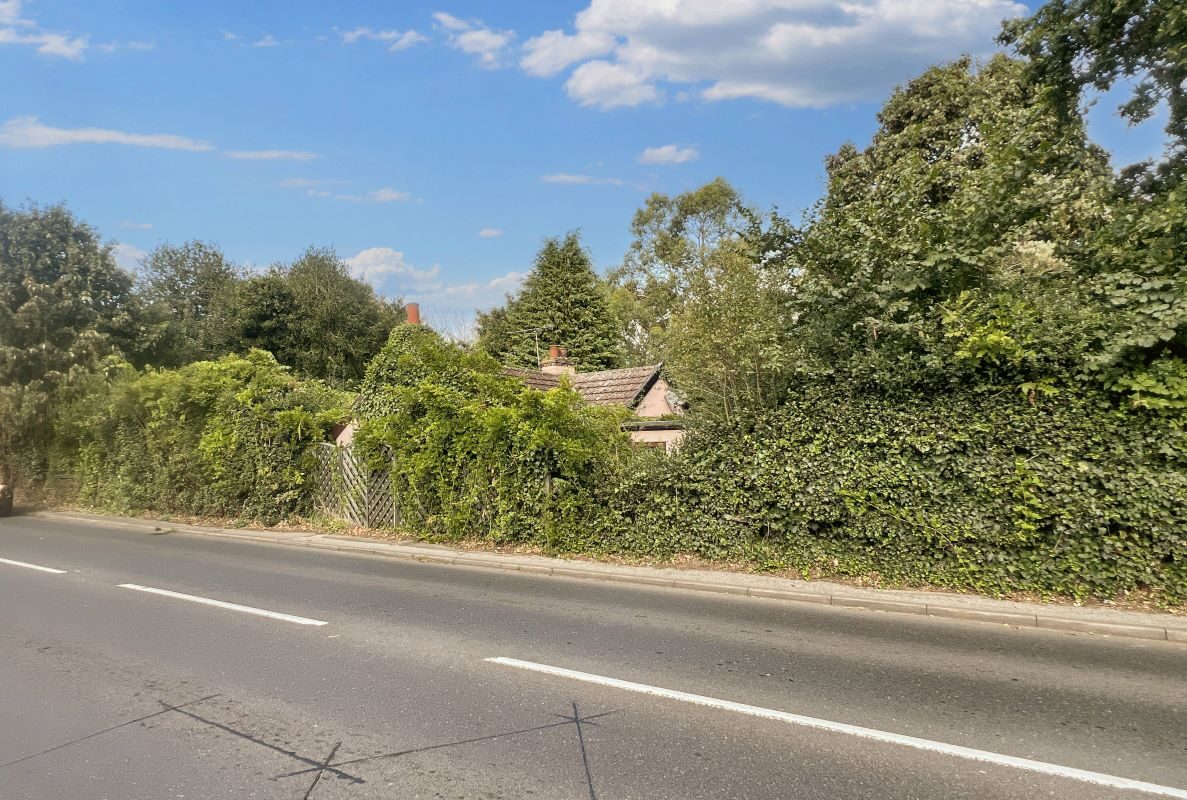 112 Main Road, Kesgrave, Ipswich, Suffolk, IP5 1BL lot image - 0