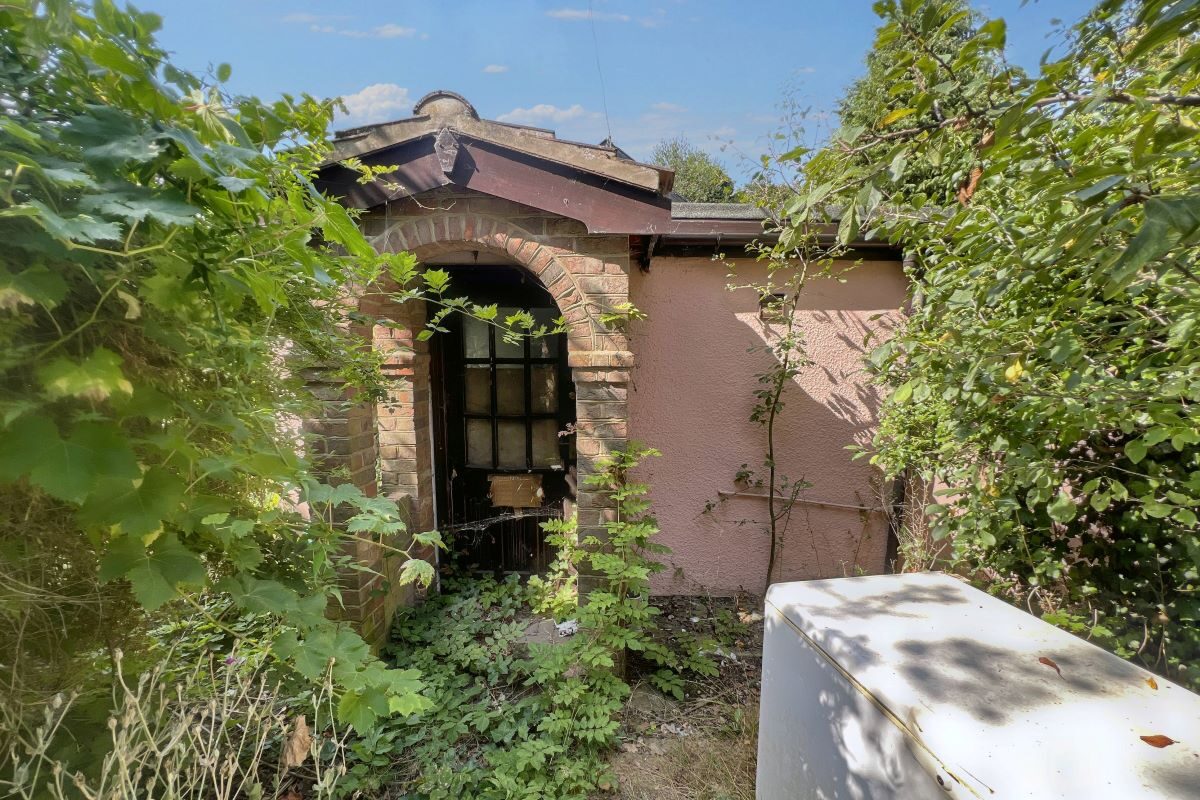 112 Main Road, Kesgrave, Ipswich, Suffolk, IP5 1BL lot image - 1