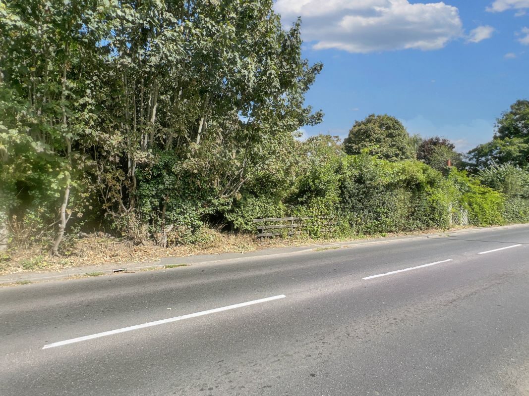 112 Main Road, Kesgrave, Ipswich, Suffolk, IP5 1BL lot image - 15