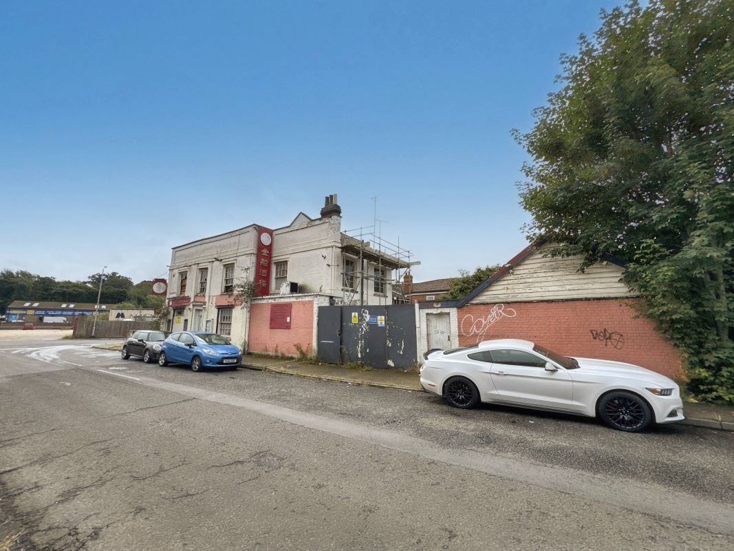 Ship Launch Inn, Cliff Road, Ipswich, Suffolk, IP3 0AX lot image - 1