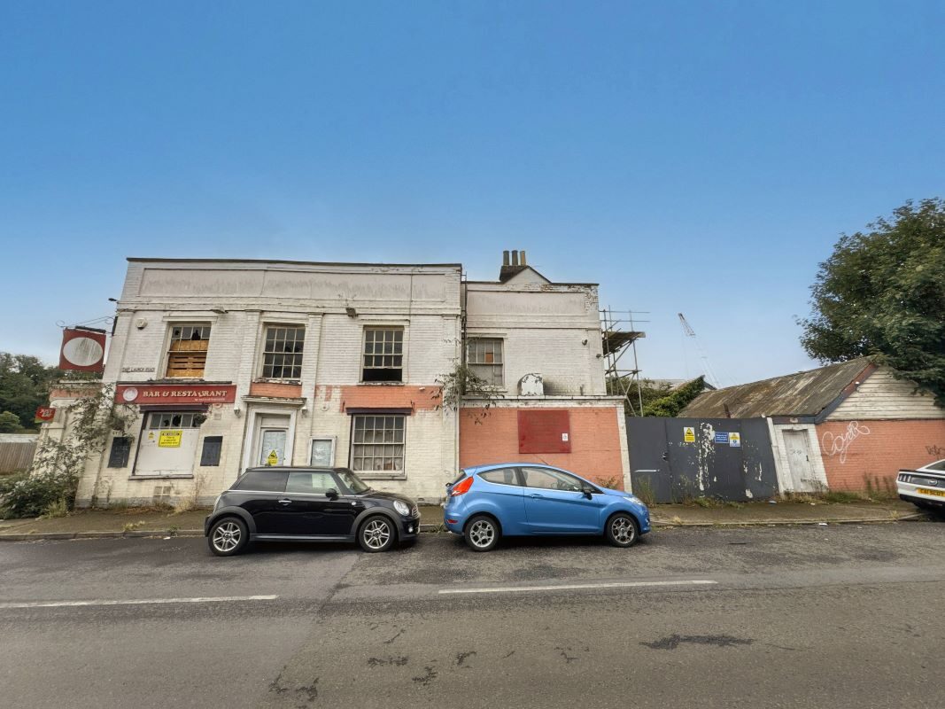 Ship Launch Inn, Cliff Road, Ipswich, Suffolk, IP3 0AX lot image - 6