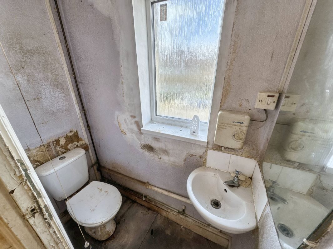 28 Matson Road, Ipswich, Suffolk, IP1 4ET lot image - 4