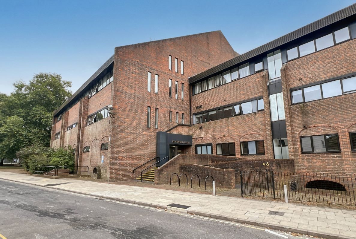 6 St. Edmund House, Rope Walk, Ipswich, Suffolk, IP4 1NF lot image - 0