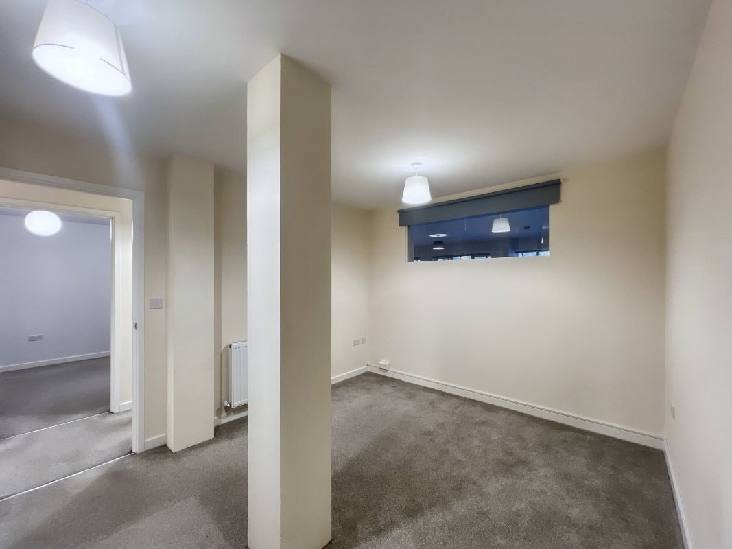 6 St. Edmund House, Rope Walk, Ipswich, Suffolk, IP4 1NF lot image - 4