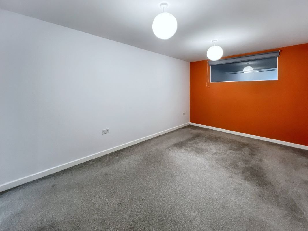 6 St. Edmund House, Rope Walk, Ipswich, Suffolk, IP4 1NF lot image - 5