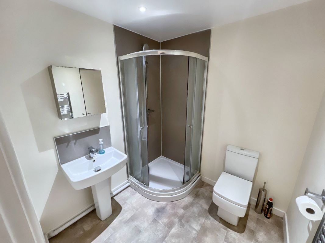 6 St. Edmund House, Rope Walk, Ipswich, Suffolk, IP4 1NF lot image - 7